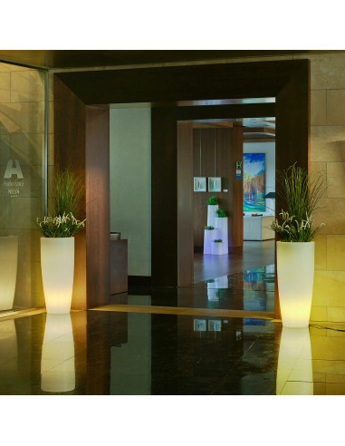 Vaso Floreira com Luz BAMBU NewGarden - Carregamento Solar ou Cabo